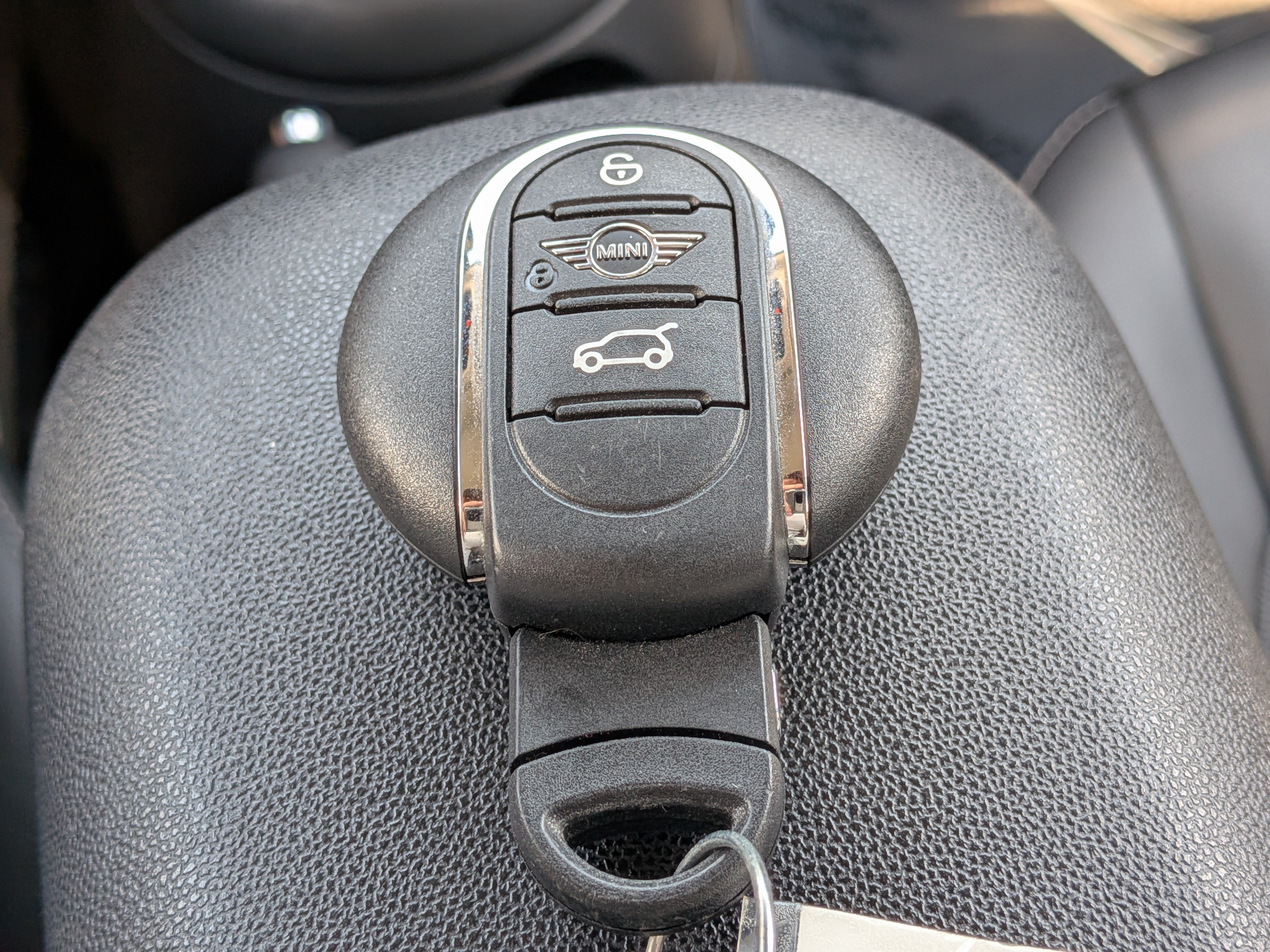 Used 2021 MINI Cooper 4-Door Hardtop w/ Storage Package FWD image 32