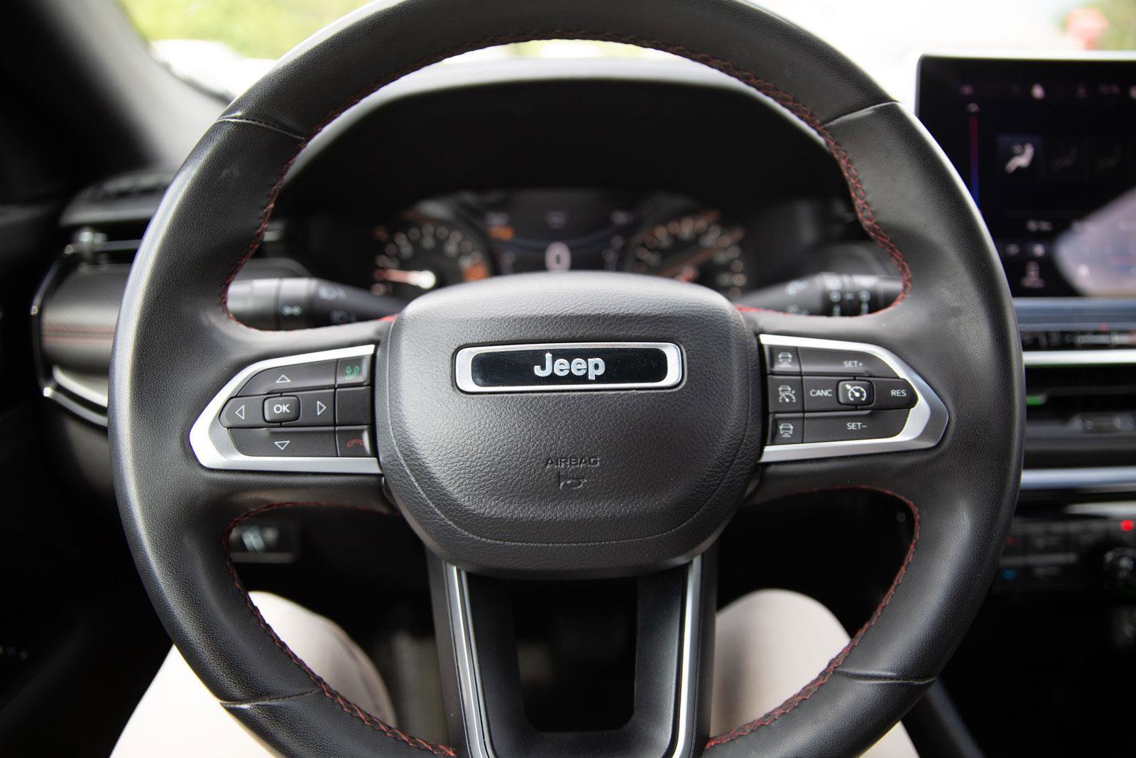 Used 2023 Jeep Compass Trailhawk AWD/4WD image 11