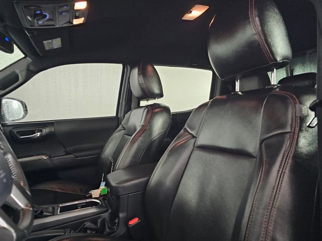 Used 2018 Toyota Tacoma TRD Off-Road w/ Technology Package image 27