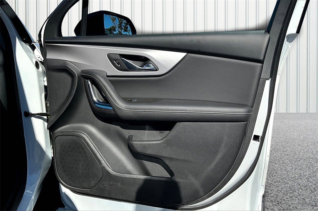 Used 2025 Chevrolet Blazer LT w/ Redline Edition image 17