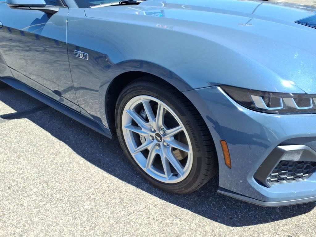 Certified 2025 Ford Mustang GT Premium RWD image 5