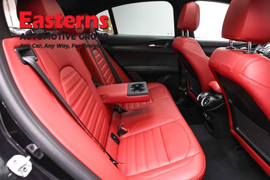 Used 2024 Alfa Romeo Stelvio Sprint image 23