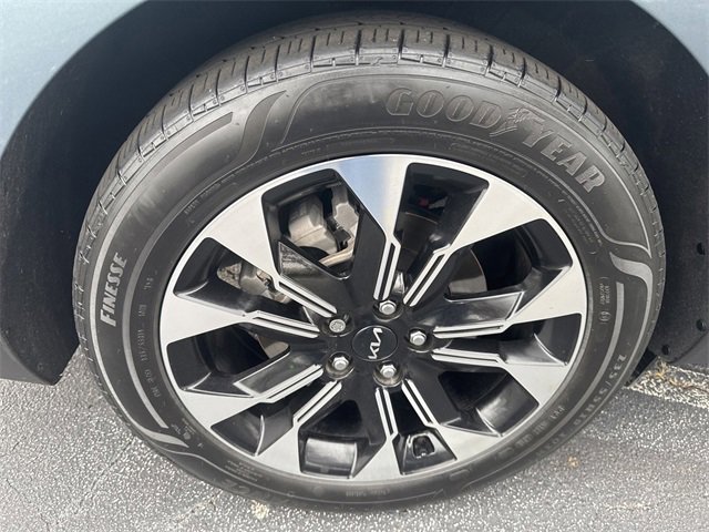 Certified 2024 Kia Carnival EX image 36