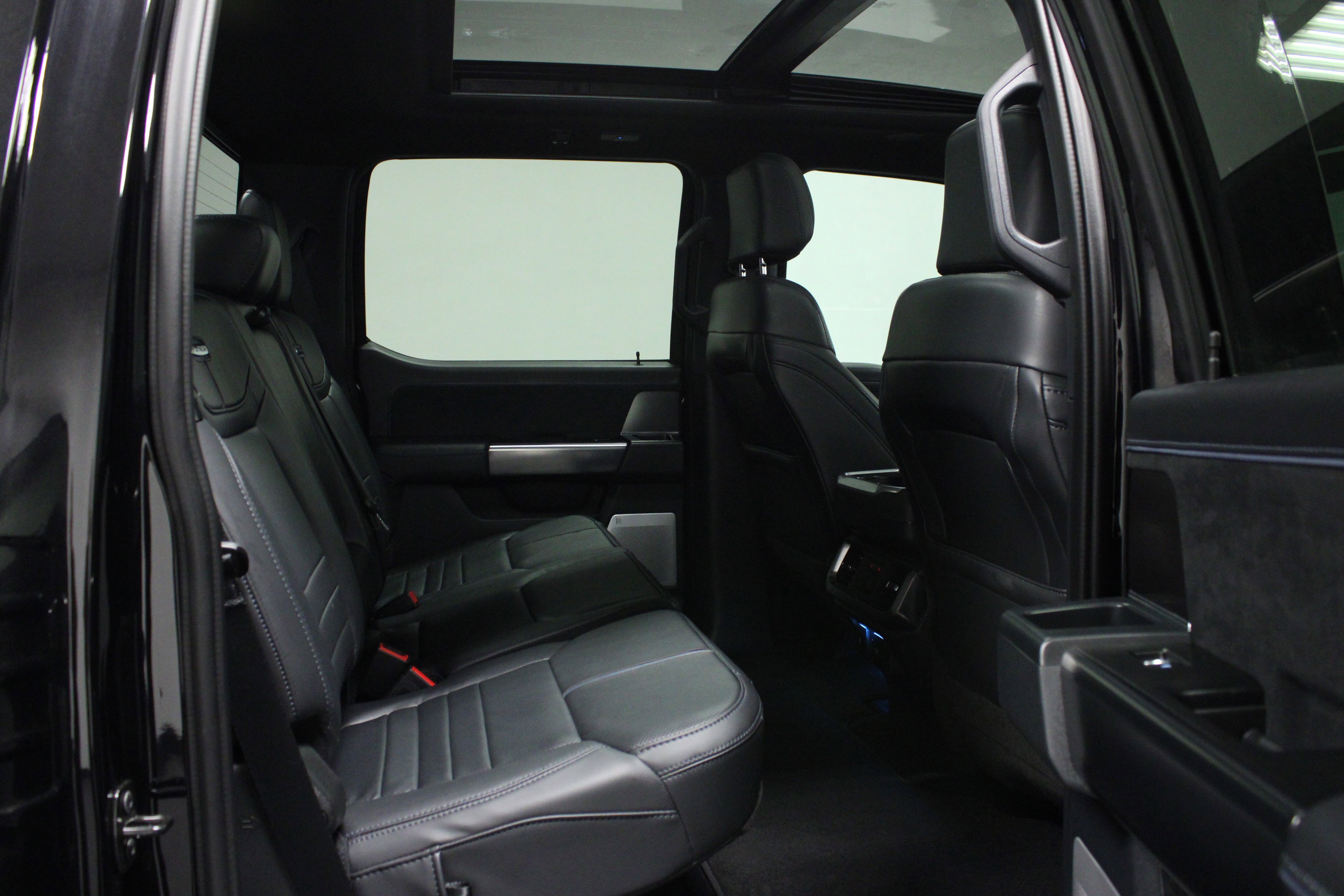 Used 2025 Ford F150 Platinum w/ Equipment Group 702A High image 16