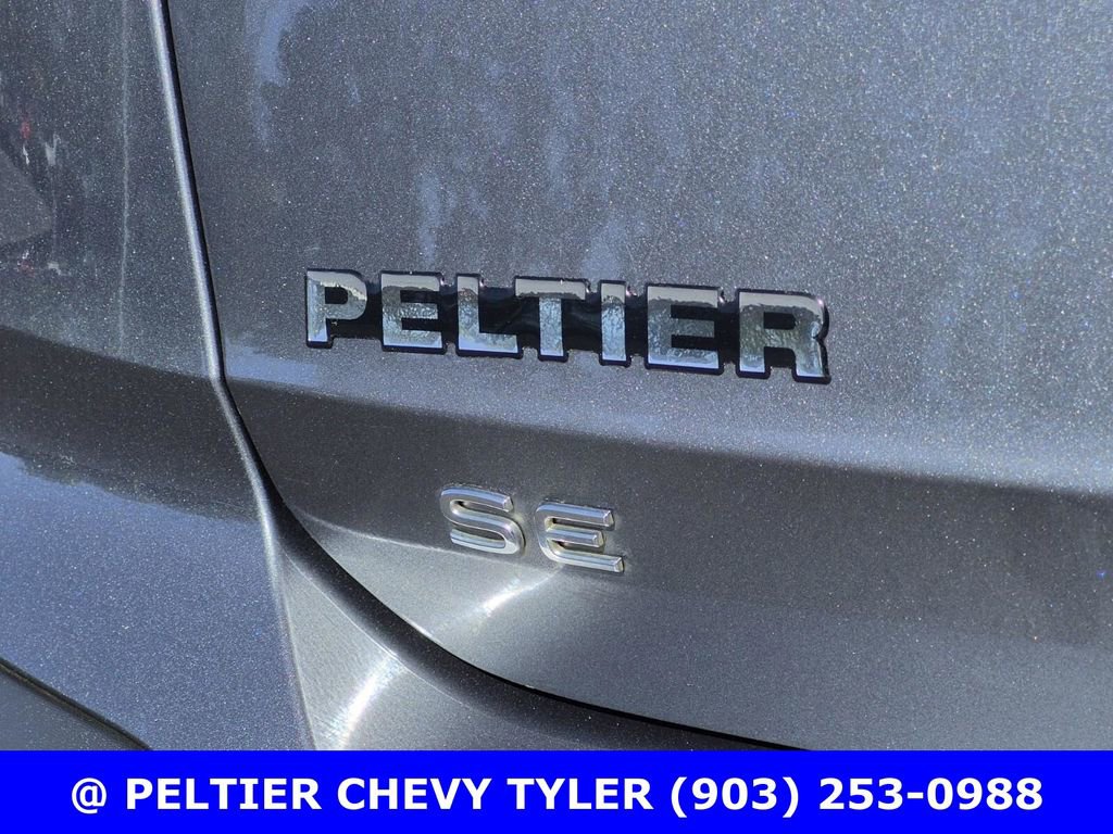 Used 2023 Volkswagen Taos SE w/ Black Wheel Package image 9