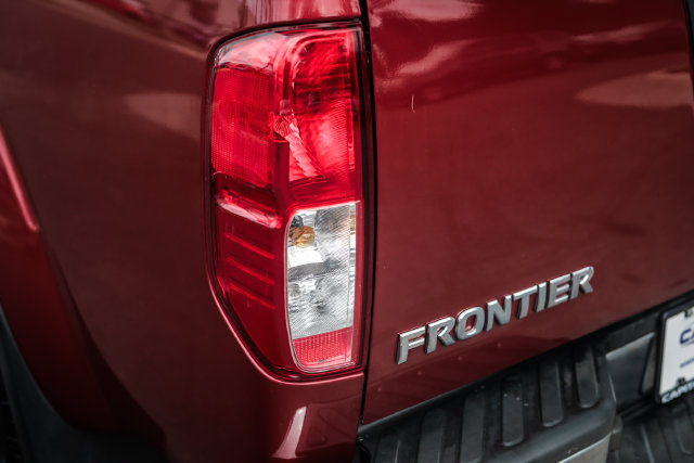 Used 2018 Nissan Frontier SV AWD/4WD image 23