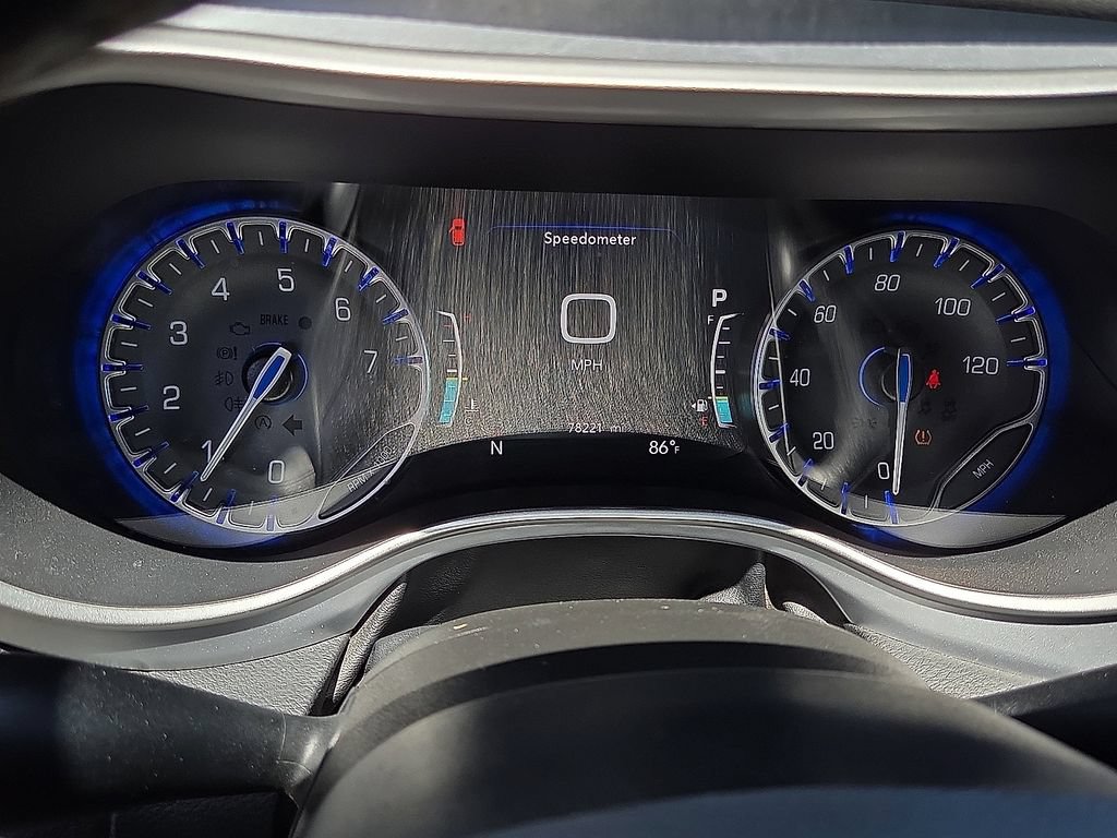 Used 2021 Chrysler Pacifica Touring w/ S Appearance Package FWD image 17