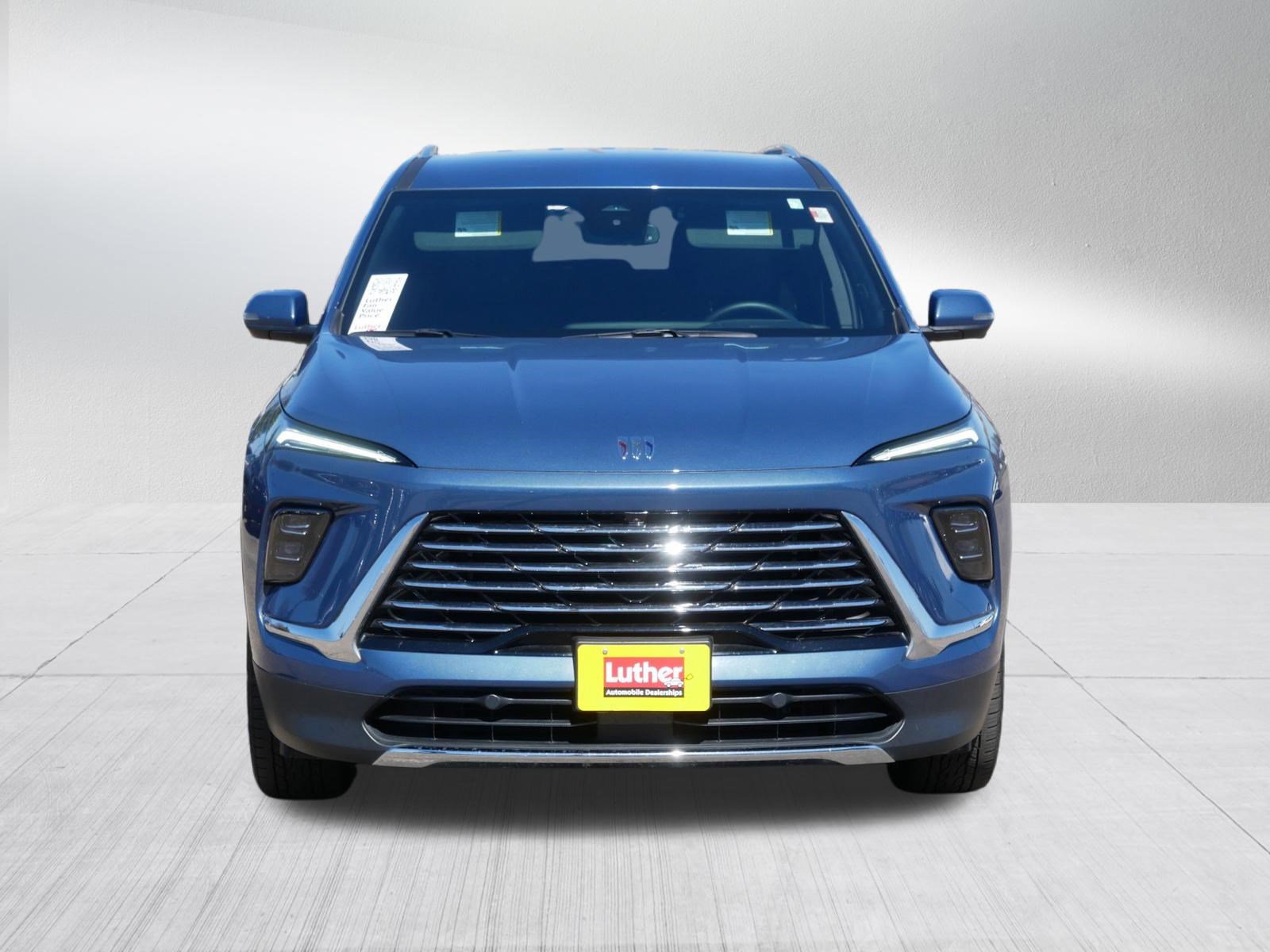 Used 2025 Buick Enclave Preferred image 2