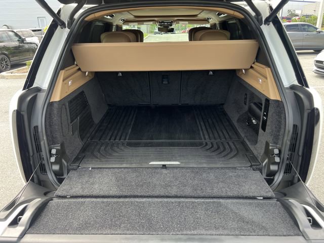 Used 2024 Land Rover Range Rover Autobiography AWD/4WD image 12