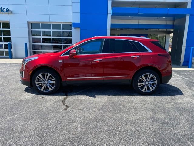 Used 2025 Cadillac XT5 Premium Luxury w/ Technology Package AWD/4WD image 2