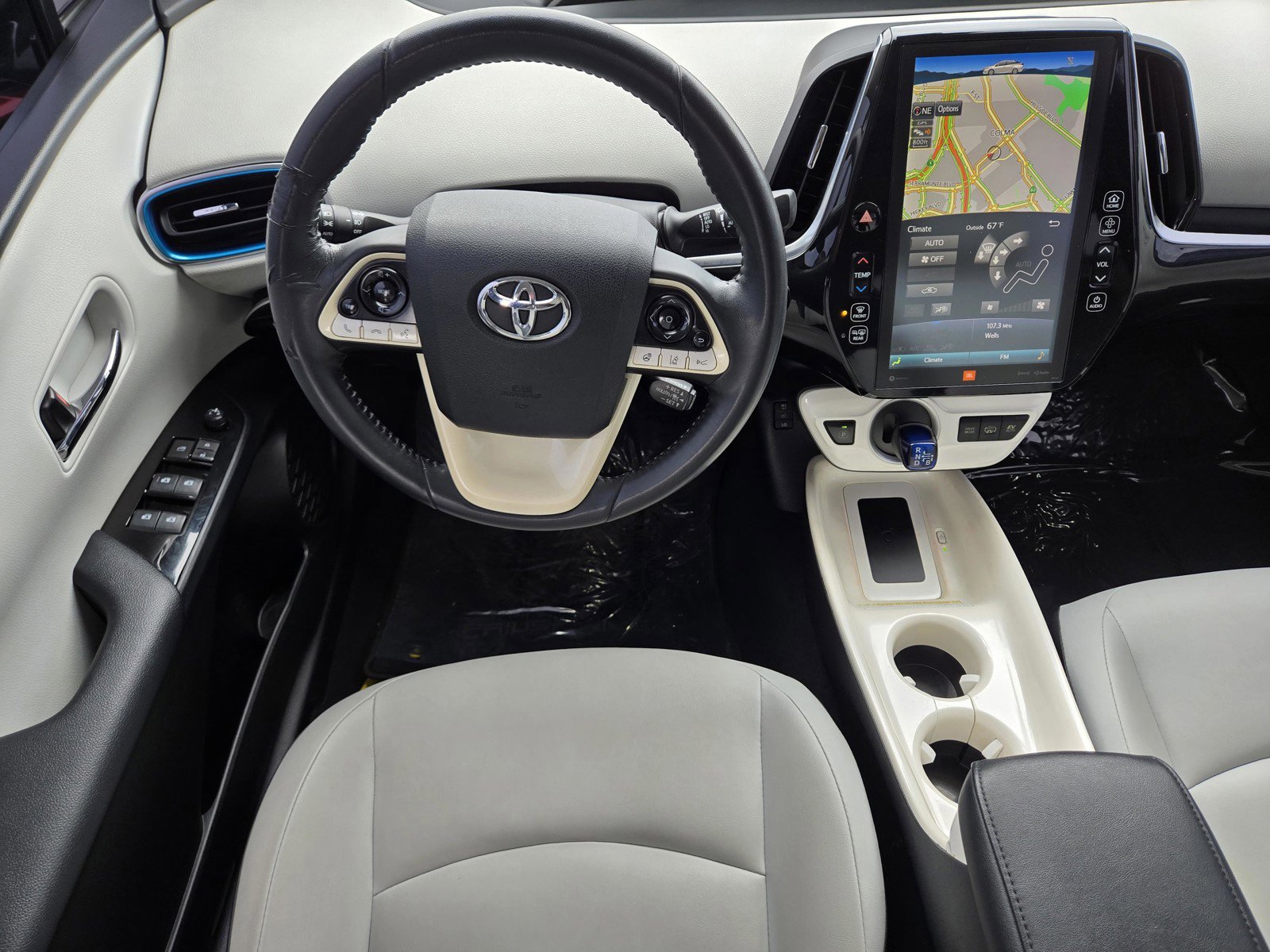 Used 2017 Toyota Prius Prime Advanced image 11