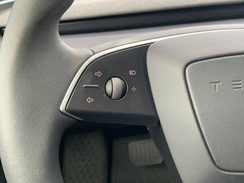 Used 2025 Tesla Model 3 Long Range RWD image 13