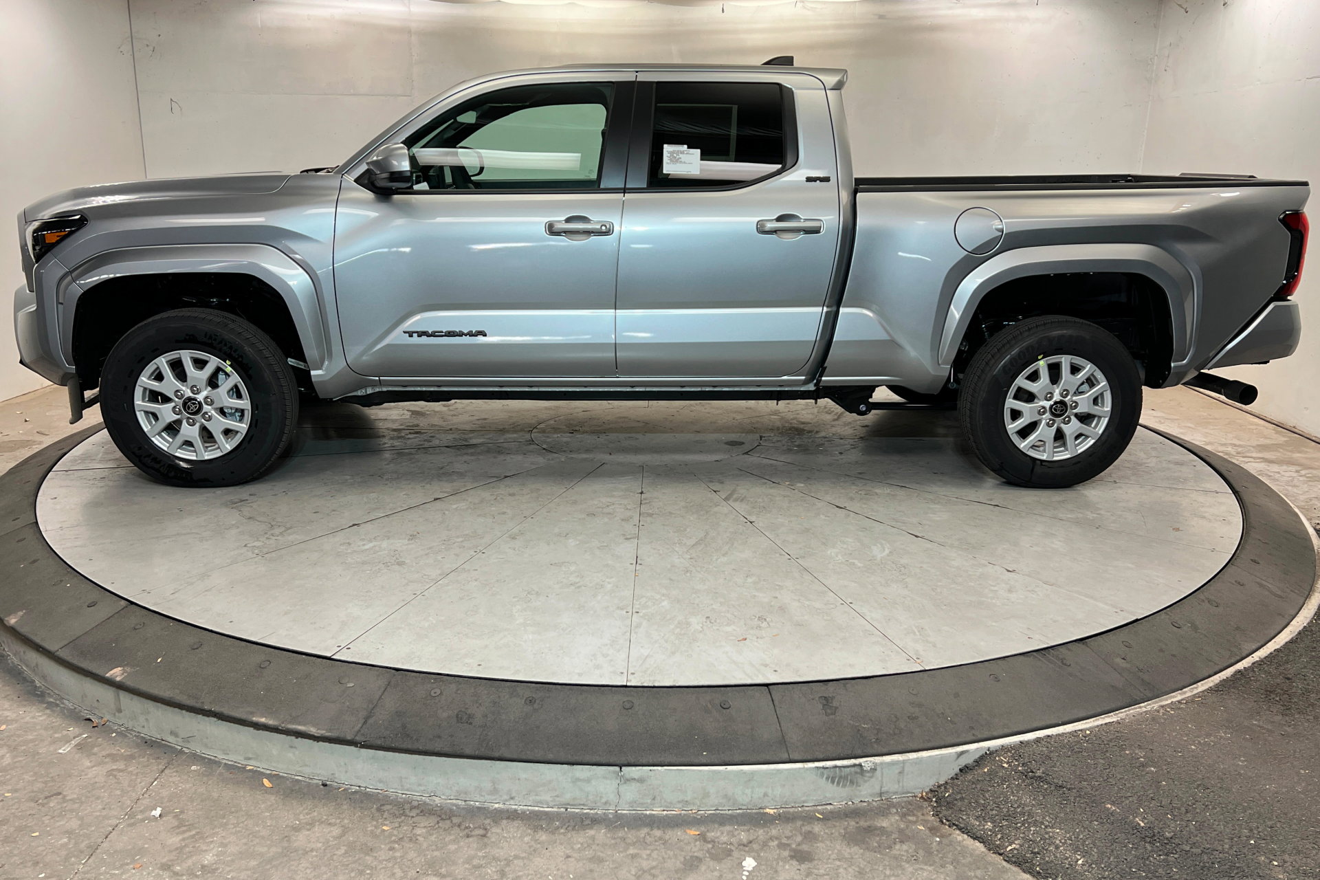 New 2026 Toyota Tacoma SR5 AWD/4WD image 2