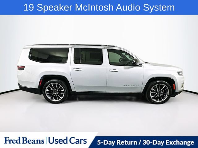 Used 2023 Jeep Wagoneer L Series III w/ Premium Group I AWD/4WD image 11