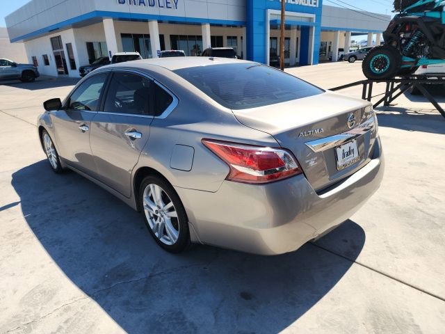 Used 2013 Nissan Altima 3.5 SL w/ Technology Pkg image 6