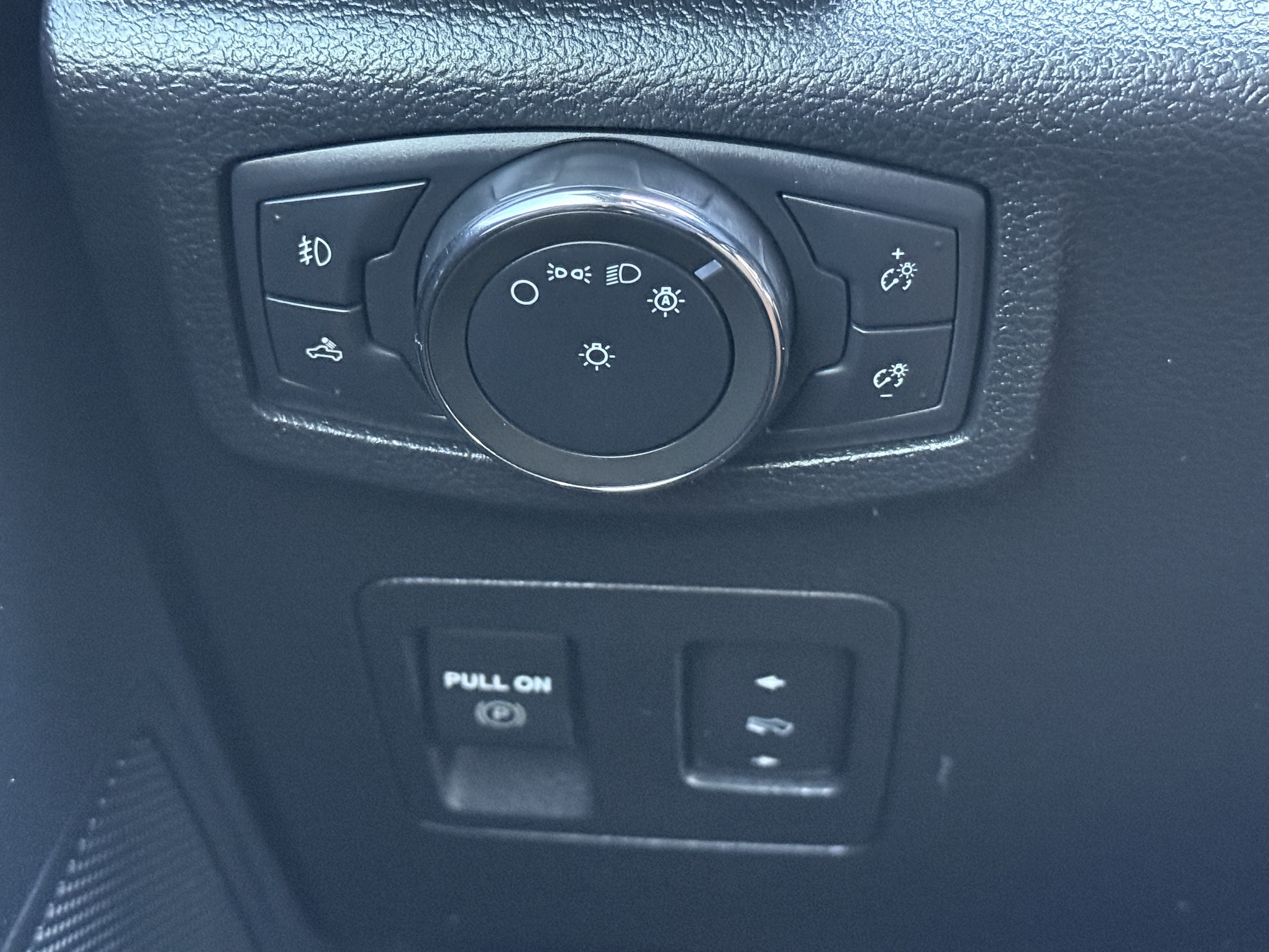 Used 2020 Ford F150 XLT w/ Equipment Group 302A Luxury AWD/4WD image 15