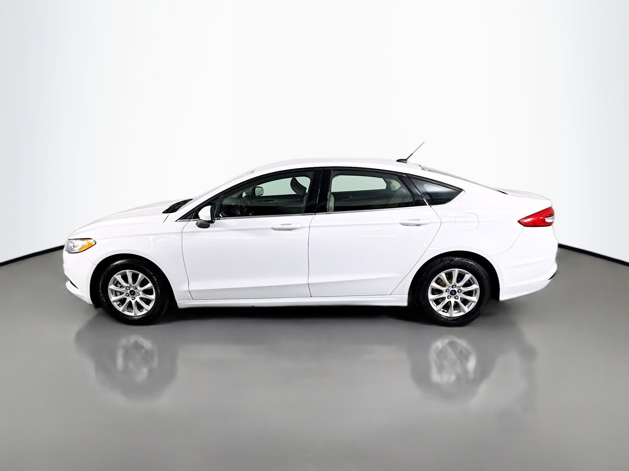 Used 2018 Ford Fusion S image 6
