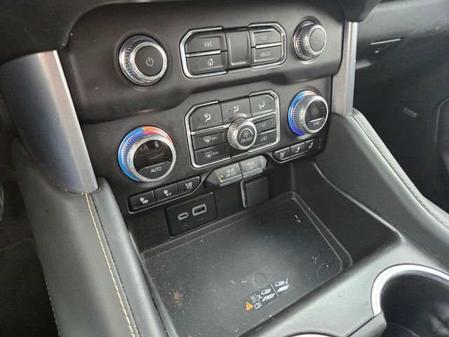 Used 2024 GMC Yukon SLT w/ SLT Luxury Package image 21