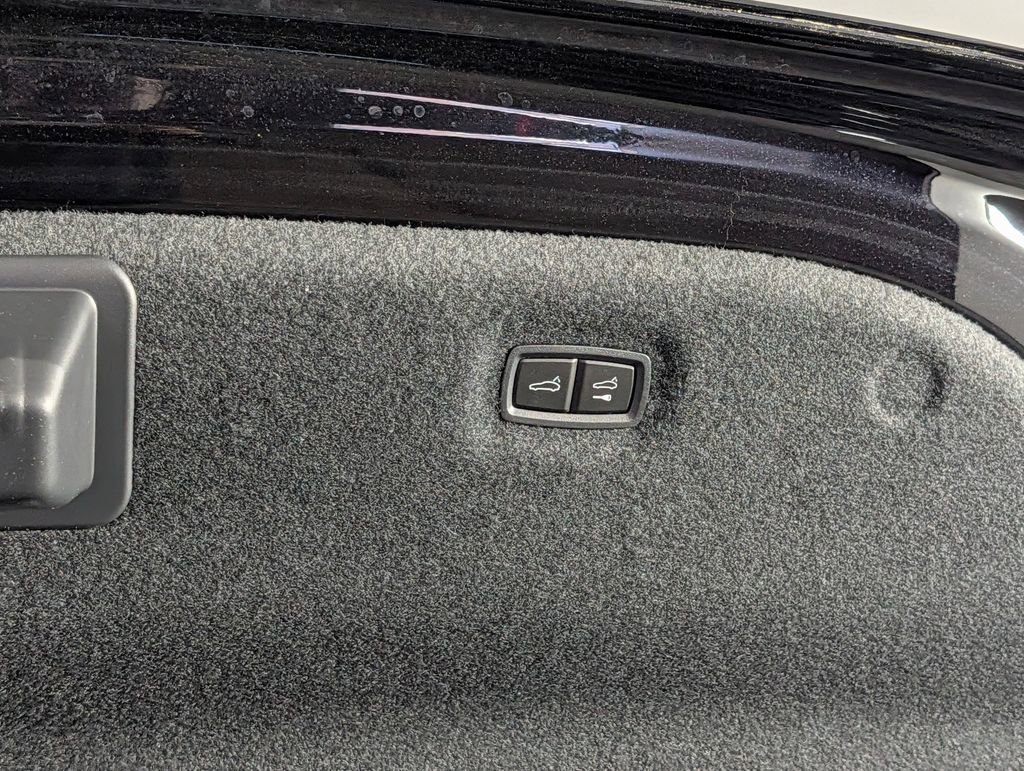 New 2026 Porsche Taycan image 18