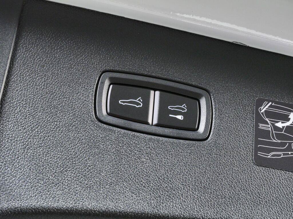 New 2026 Porsche Cayenne Coupe AWD/4WD image 33