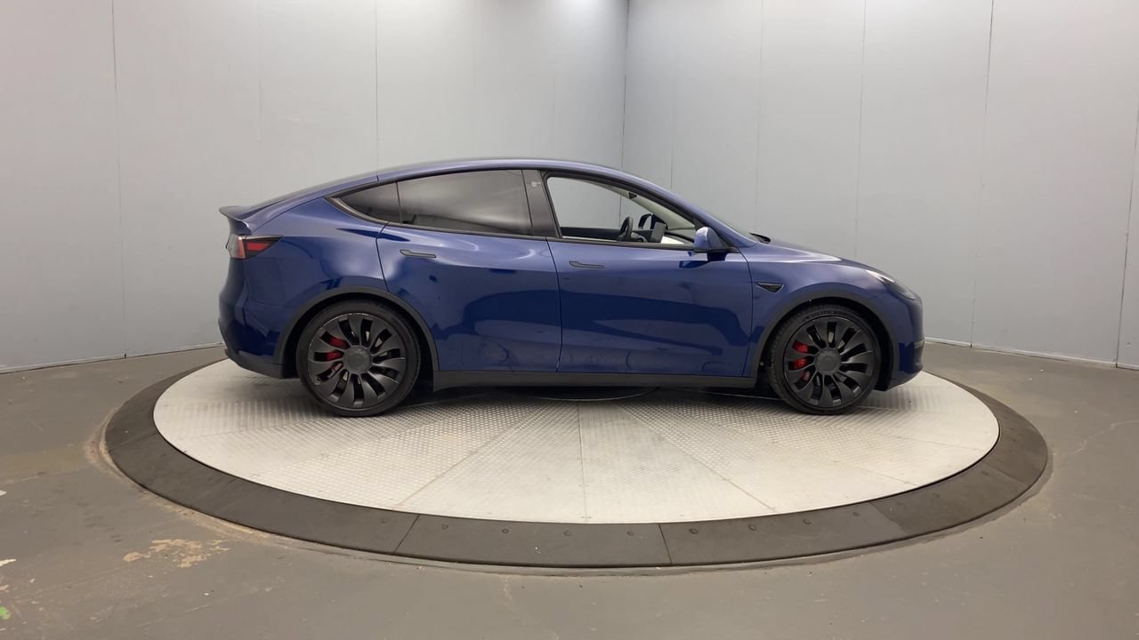 Used 2022 Tesla Model Y Performance AWD/4WD image 6