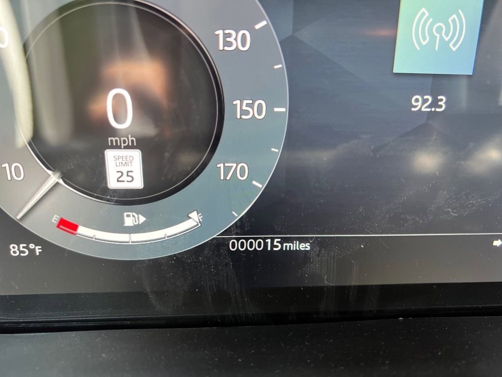 New 2026 Land Rover Range Rover Velar Dynamic SE image 14