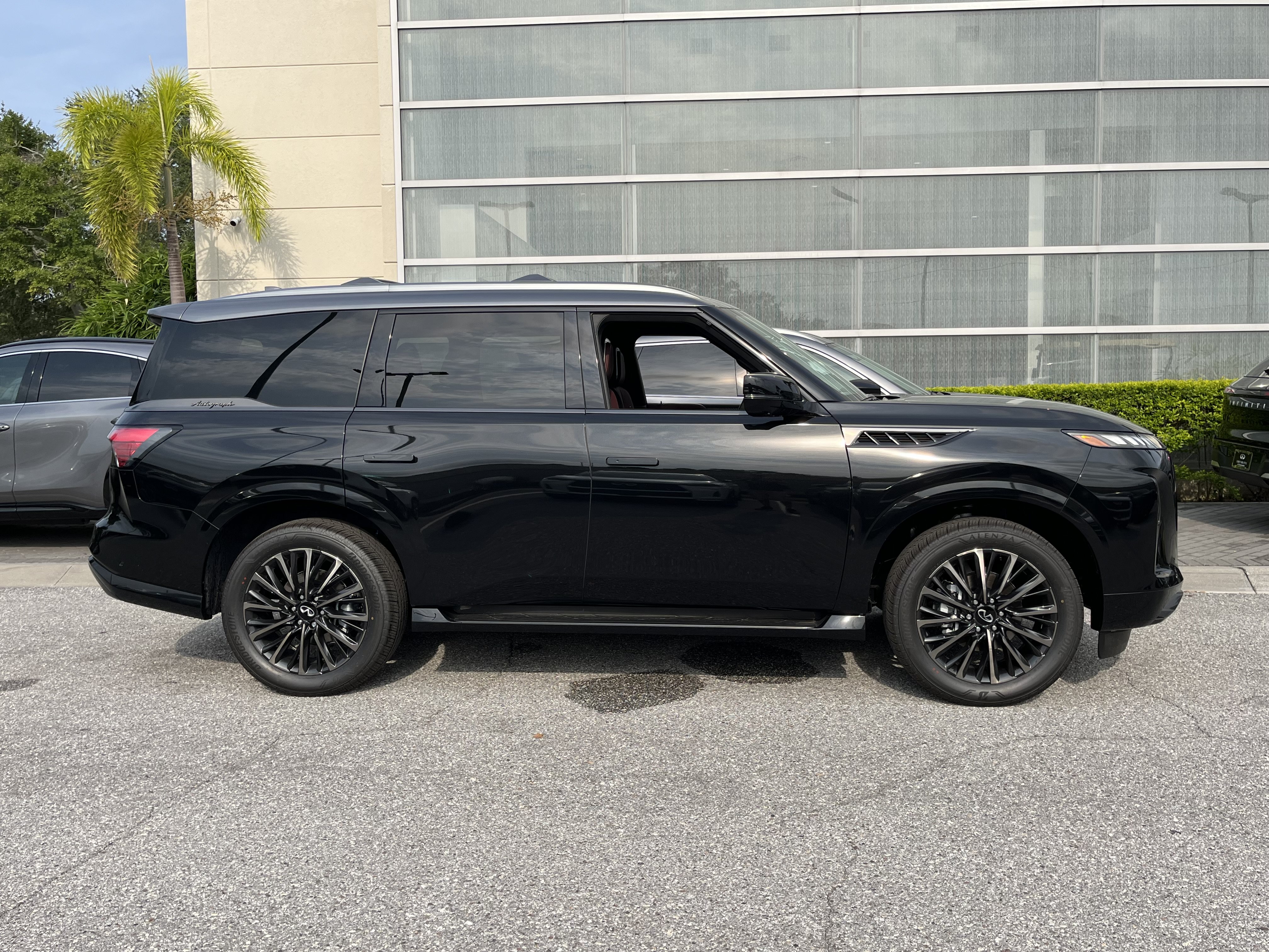 New 2027 INFINITI QX80 Autograph AWD/4WD image 6
