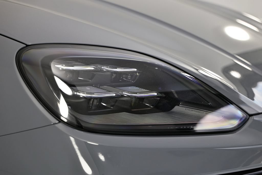 New 2026 Porsche Cayenne Coupe AWD/4WD image 31