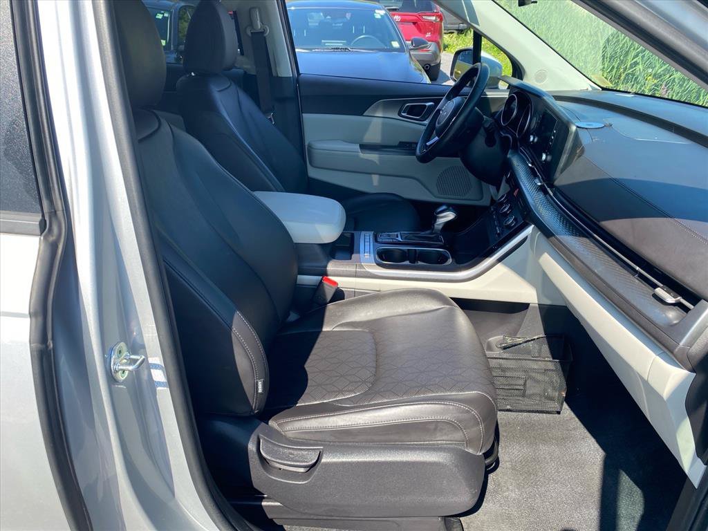 Certified 2022 Kia Carnival LX FWD image 26