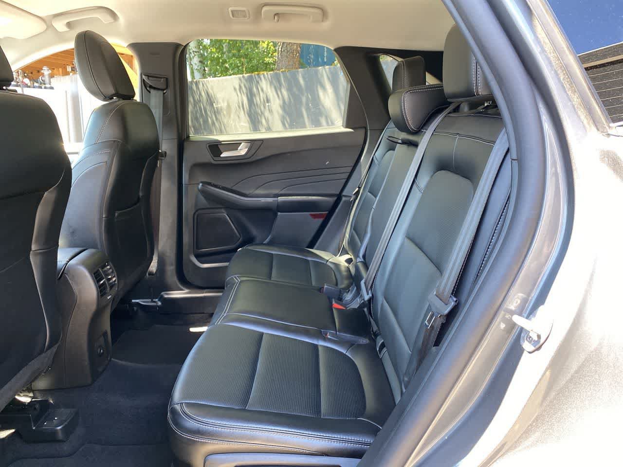 Used 2025 Ford Escape Platinum AWD/4WD image 17