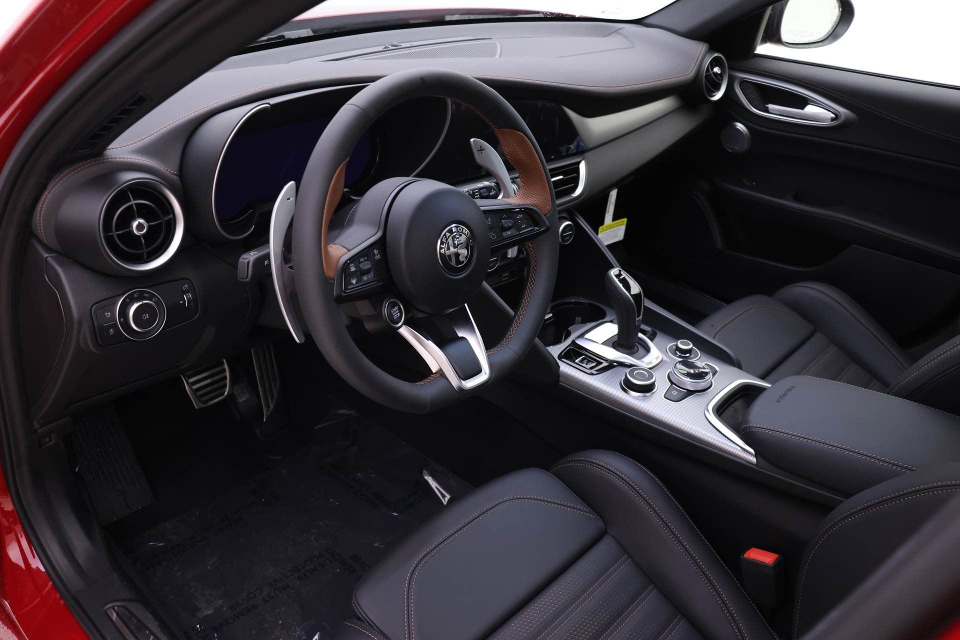 New 2025 Alfa Romeo Giulia AWD w/ Driving Assist Package image 6