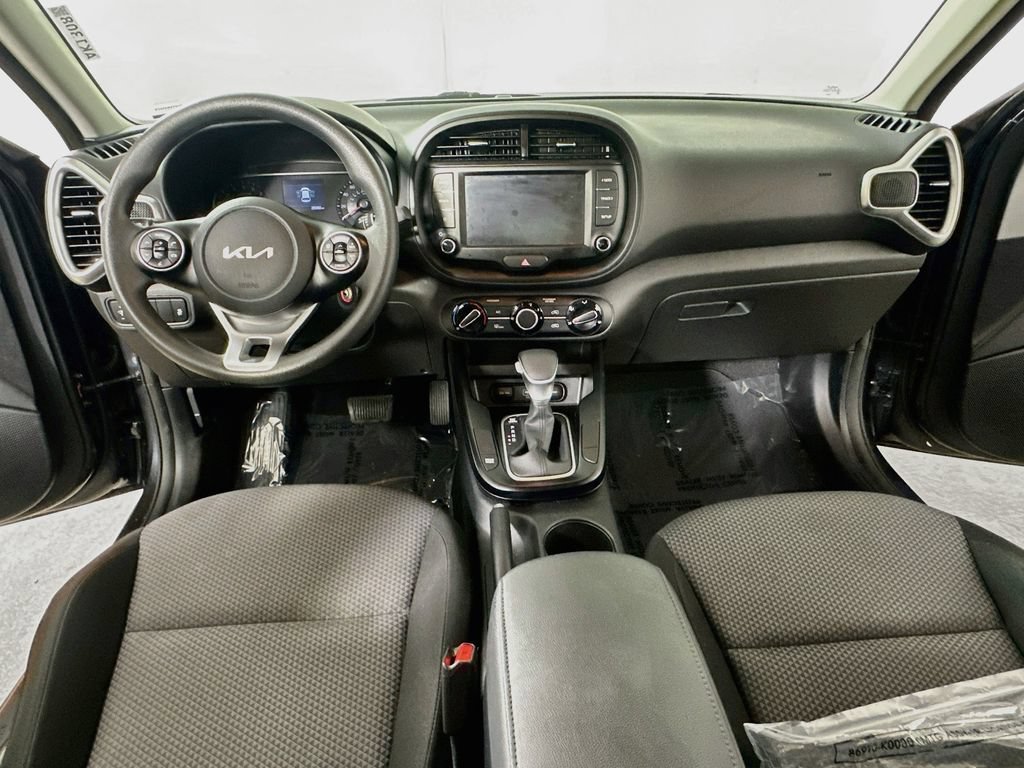 Used 2022 Kia Soul LX FWD image 17