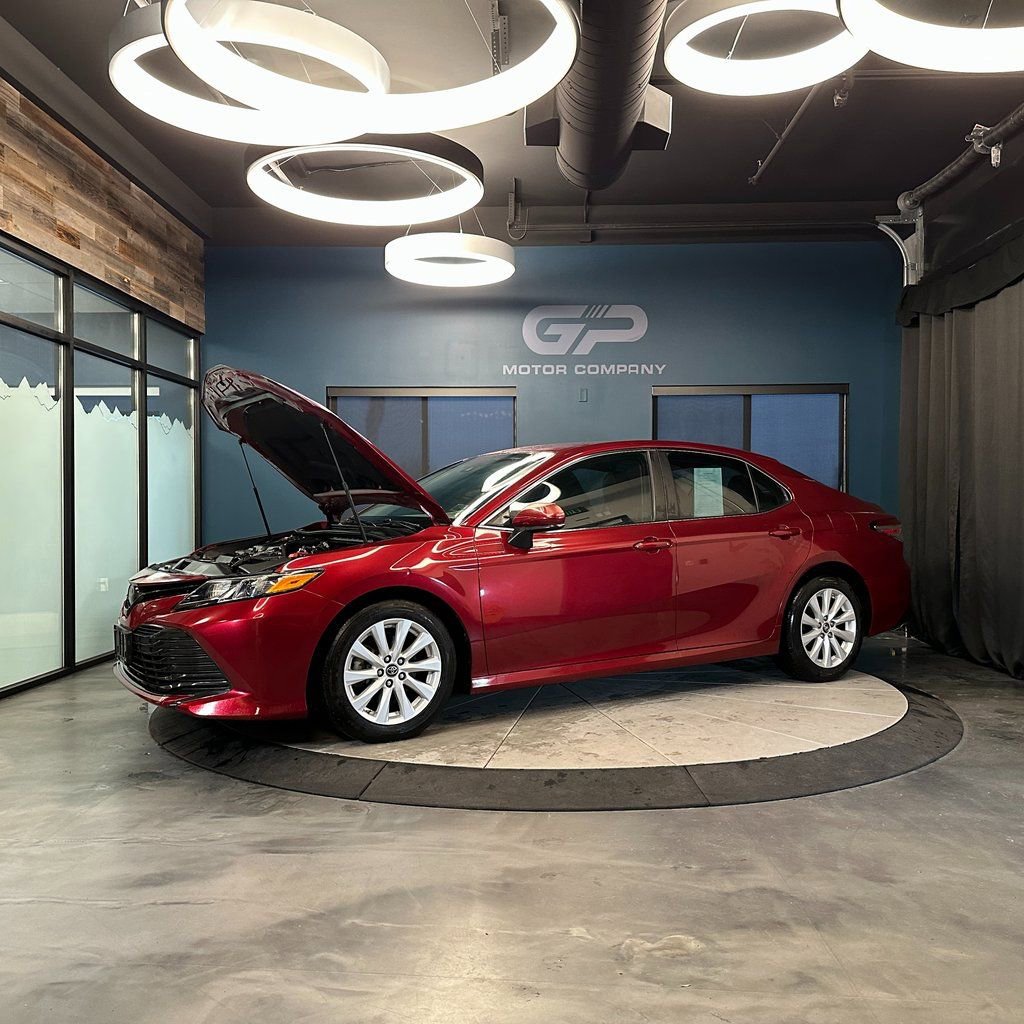 Used 2018 Toyota Camry LE FWD image 23