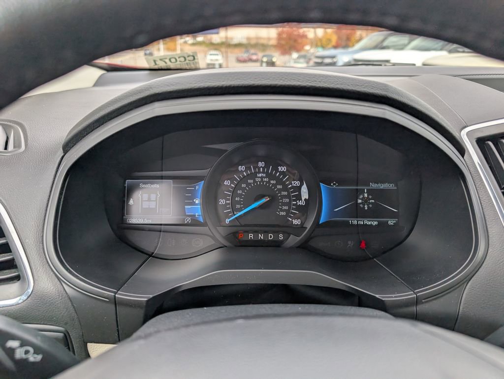 Used 2022 Ford Edge Titanium w/ Class II Trailer Tow Package image 18