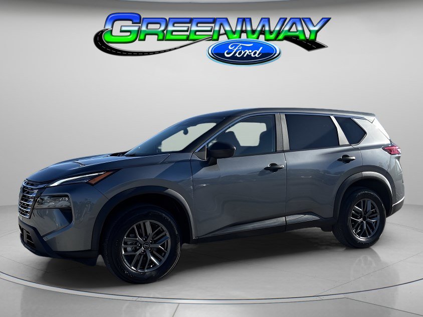 Used 2024 Nissan Rogue S image 1