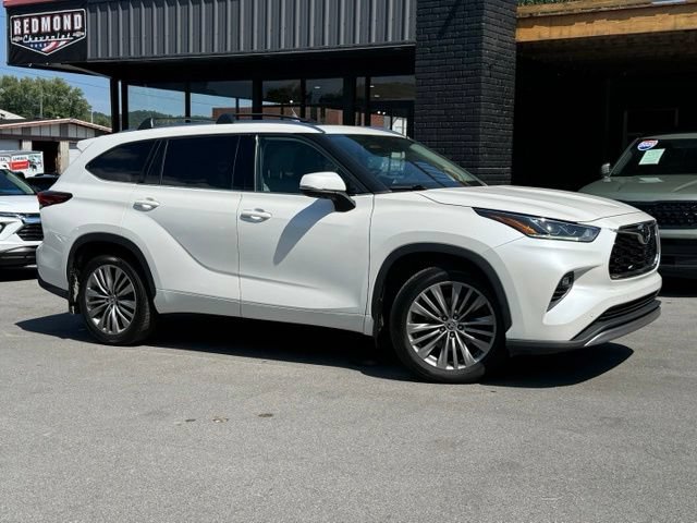 Used 2021 Toyota Highlander Platinum AWD/4WD image 2