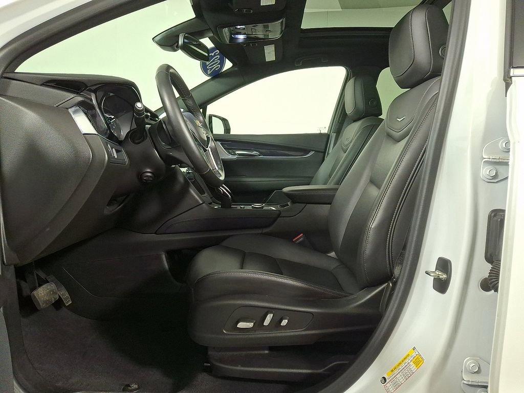 Used 2023 Cadillac XT5 Premium Luxury w/ LPO, Floor Liner Package AWD/4WD image 14