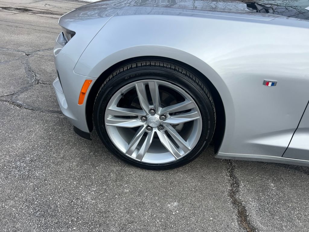 Used 2018 Chevrolet Camaro LT image 28