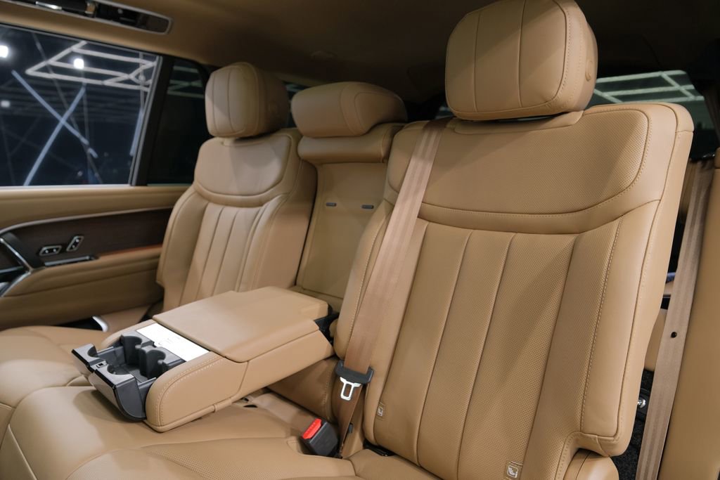 Used 2026 Land Rover Range Rover Long Wheelbase SE image 35