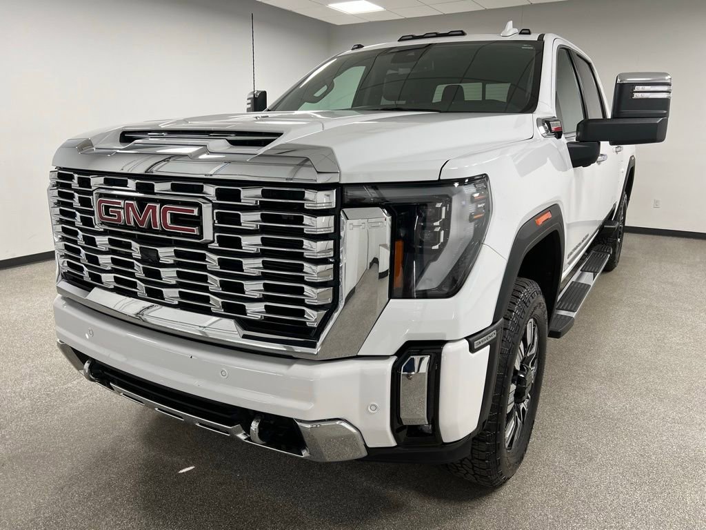 Used 2024 GMC Sierra 3500 Denali image 5