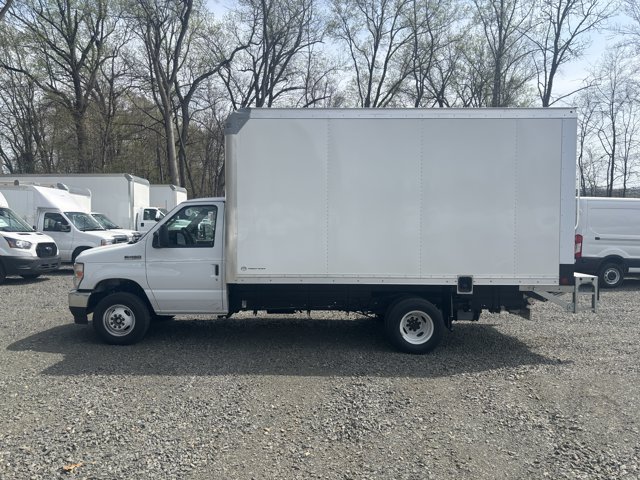 New 2027 Ford E-450 and Econoline 450 Super Duty w/ Power Equipment Group RWD image 3