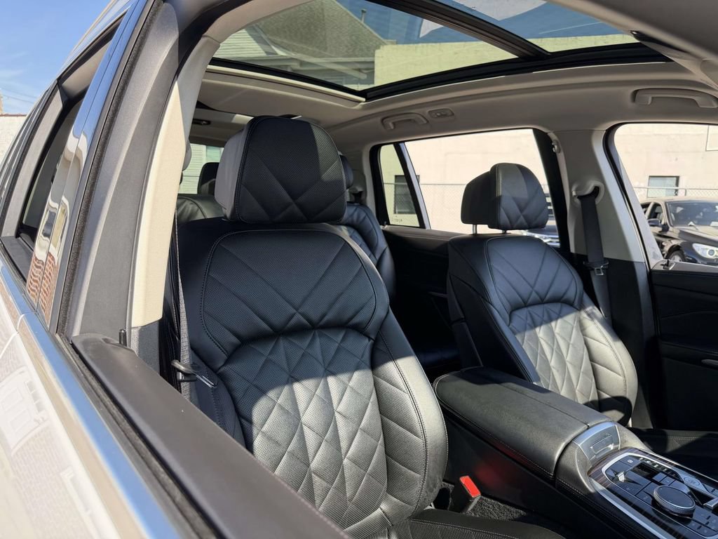 Used 2026 BMW X7 xDrive40i AWD/4WD image 12