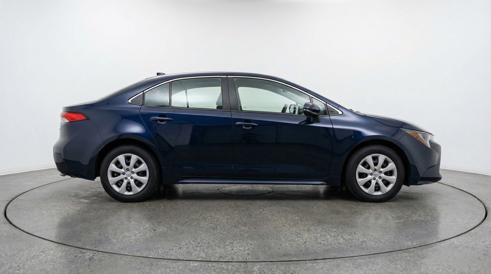 Used 2025 Toyota Corolla LE image 11