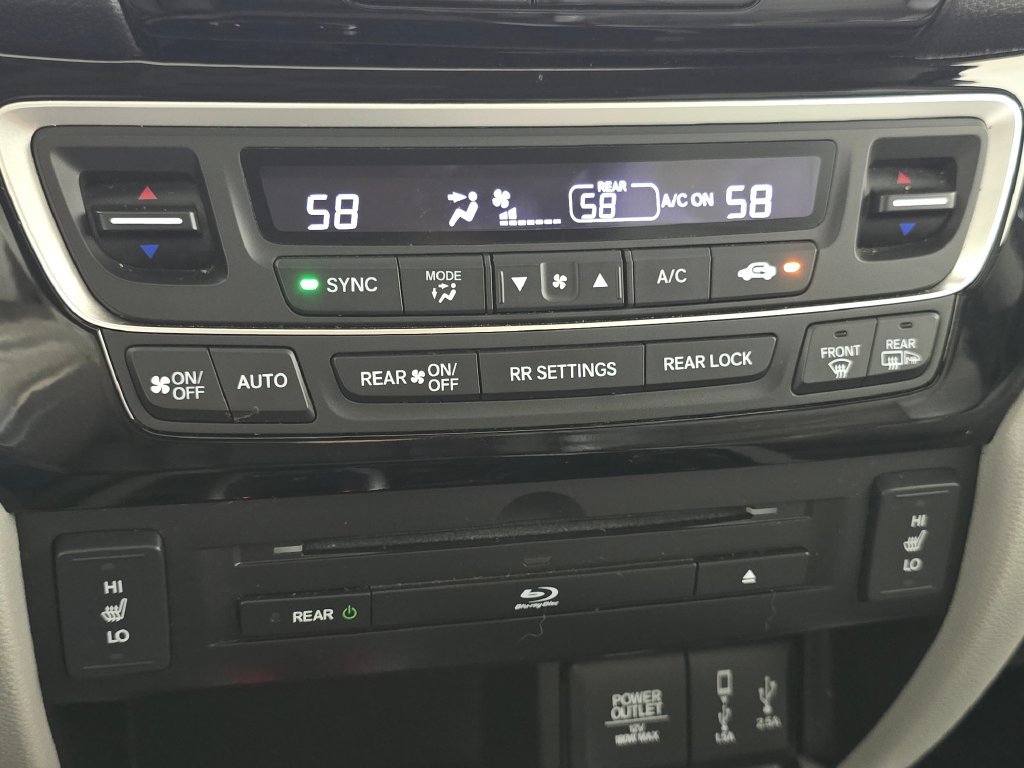 Used 2018 Honda Pilot Touring image 30