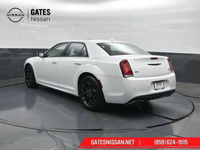 Used 2022 Chrysler 300 Touring L w/ Popular Equipment Group AWD/4WD image 8