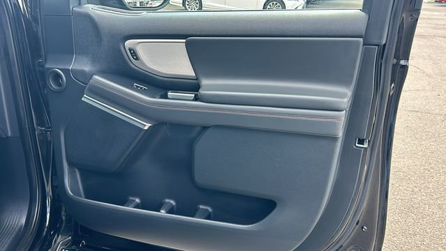 Certified 2025 Ford Expedition Active AWD/4WD image 10