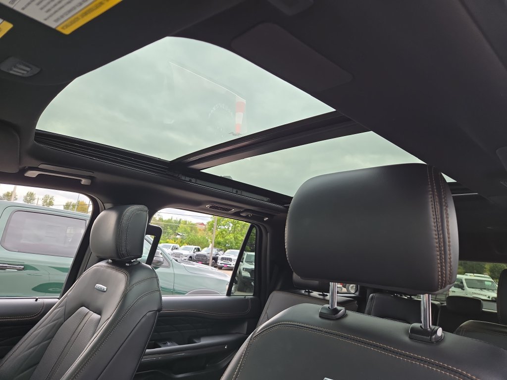Used 2024 Ford Expedition Platinum AWD/4WD image 29
