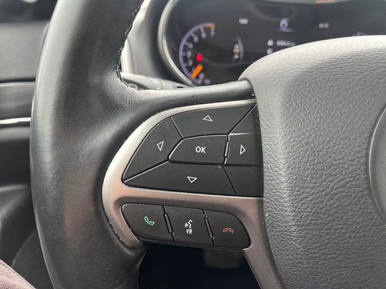 Used 2019 Jeep Grand Cherokee Limited w/ Luxury Group II image 17