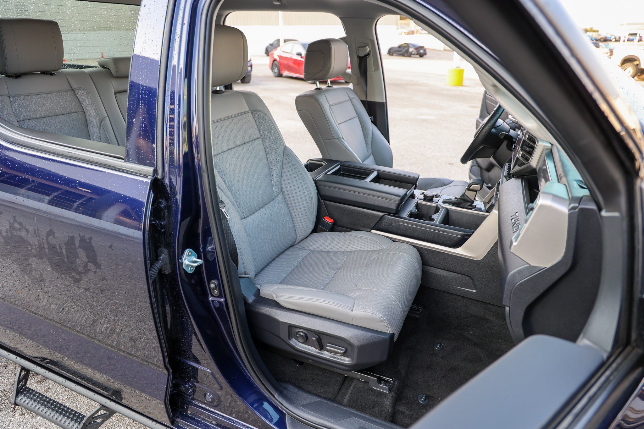 Used 2024 Toyota Tundra SR5 w/ SR5 Premium Package AWD/4WD image 43
