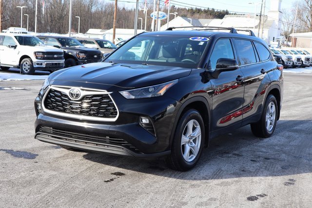 Used 2022 Toyota Highlander LE image 17